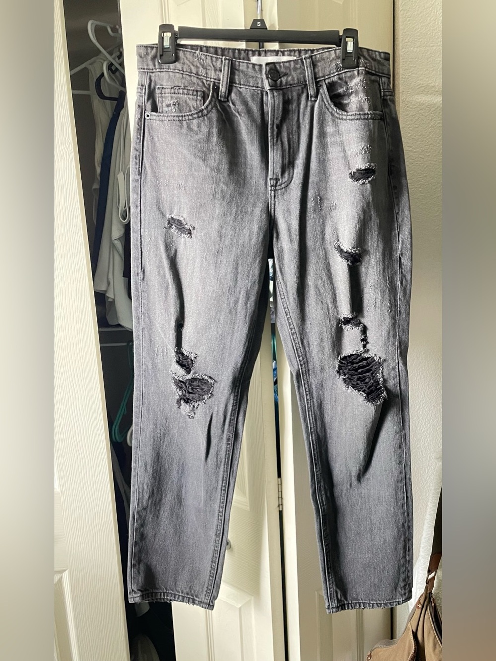 Hidden: Distressed Gray Boyfriend Jeans - Casual Relaxed Fit